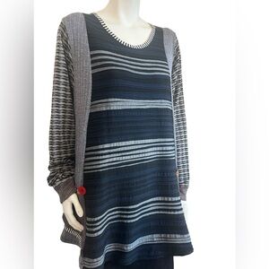 Mixed Pattern Black and Gray Tunic Size XL